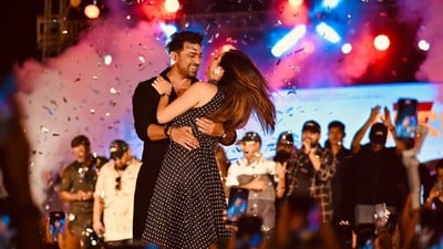 : বাজেট ফ্রেন্ডলি এবং অত্যন্ত ট্রেন্ডি হওয়ায় এই শারদীয়া উৎসবে অষ্টমীর অঞ্জলি কিংবা নবমীর সান্ধ্য আড্ডায় আপনার ফ্যাশন তালিকায় অনায়াসে জায়গা পেতে পারে এই ড্রেসটি। (ছবি সৌজন্যে- ইনস্টাগ্রাম/ শুভশ্রী) : বাজেট ফ্রেন্ডলি এবং অত্যন্ত ট্রেন্ডি হওয়ায় এই শারদীয়া উৎসবে অষ্টমীর অঞ্জলি কিংবা নবমীর সান্ধ্য আড্ডায় আপনার ফ্যাশন তালিকায় অনায়াসে জায়গা পেতে পারে এই ড্রেসটি। (ছবি সৌজন্যে- ইনস্টাগ্রাম/ শুভশ্রী)