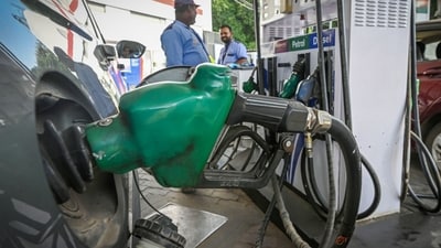 As per the directions, petrol, diesel and CNG stations will be required to ensure that vehicles have a valid PUC before they are refuelled. (HT Photo/ Raj K Raj/ Representational) As per the directions, petrol, diesel and CNG stations will be required to ensure that vehicles have a valid PUC before they are refuelled. (HT Photo/ Raj K Raj/ Representational)