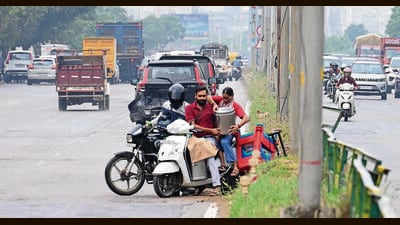 The unauthorised road cuts along the Airport Road in Mohali. GMADA, the authority responsible for maintaining infrastructure on this stretch, turns a blind eye. (Sanjeev Sharma/HT)