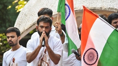 ప్రజాస్వామ్యాన్ని కాపాడేందుకు పోరాడుతాం: ముంబై ధర్నాపై కేసు అనంతరం సీజేపీ నేత దిప్కే ప్రజాస్వామ్యాన్ని కాపాడేందుకు పోరాడుతాం: ముంబై ధర్నాపై కేసు అనంతరం సీజేపీ నేత దిప్కే