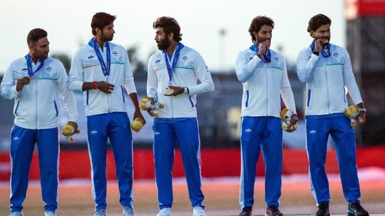 The Indian team with the gold medal.(Avinash Sharma)