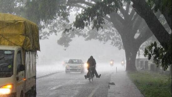 Southwest monsoon began withdrawing from Maharashtra on October 3, with the withdrawal line reaching Pune, marking the city’s earliest monsoon retreat since 2014. (HT FILE)