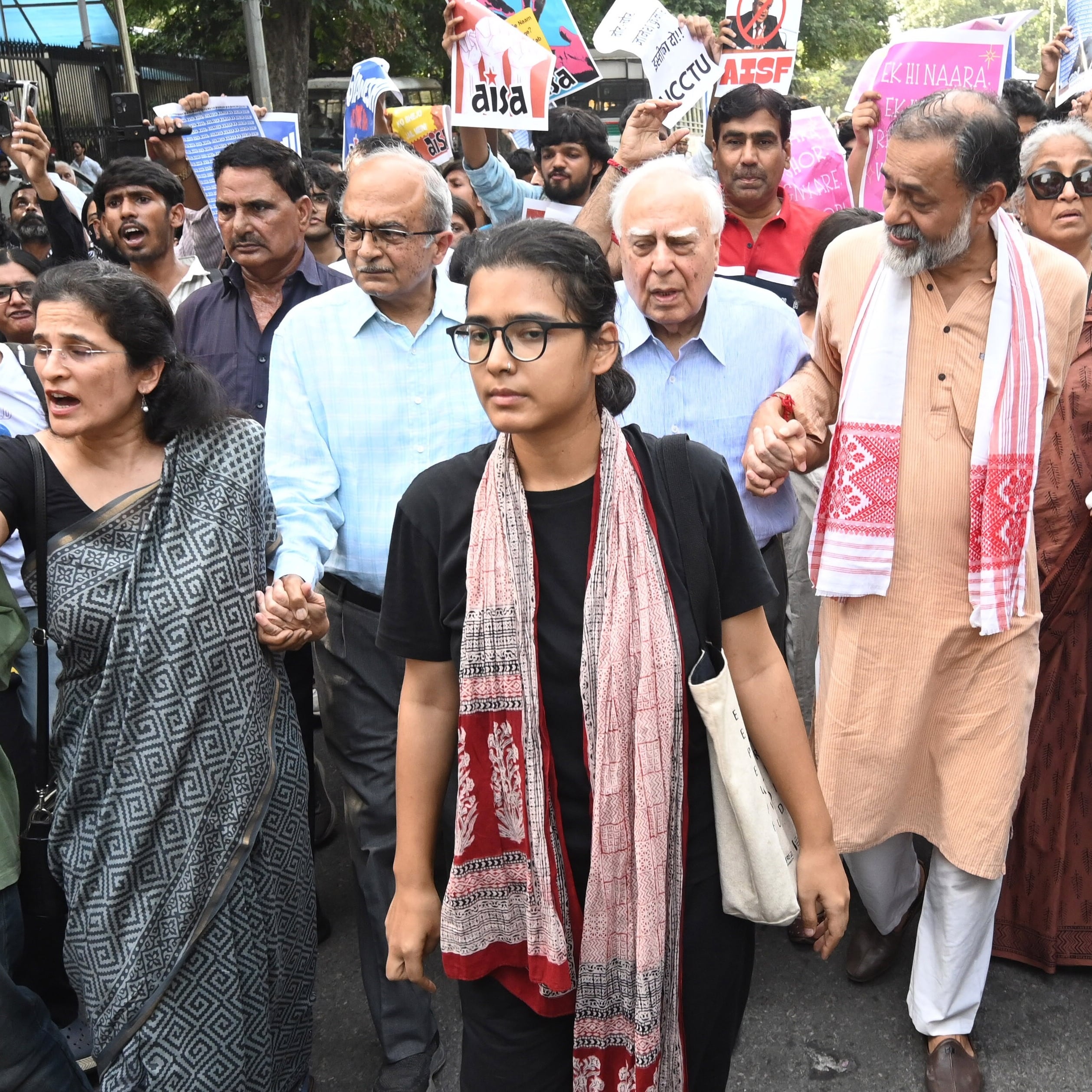 Prashant Bhushan, Neha Bora among 160 detained on Day 2 of anti-CEC stir; Yogendra Yadav calls march on October 4 | India News