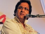 Talat Aziz and four others suffered suffocation after a short-circuit fire broke out at a Juhu residential building late Friday night. All were discharged.