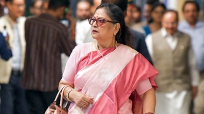 কীর্তি আজাদের জায়গায় দায়িত্ব দেওয়া হয় কাকলিকে। (Naveen Sharma) কীর্তি আজাদের জায়গায় দায়িত্ব দেওয়া হয় কাকলিকে। (Naveen Sharma)