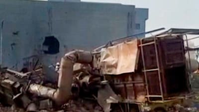 Rescue teams and officials rushed to the facility after the incident as authorities began assessing the cause of the accident. (PTI) Rescue teams and officials rushed to the facility after the incident as authorities began assessing the cause of the accident. (PTI)