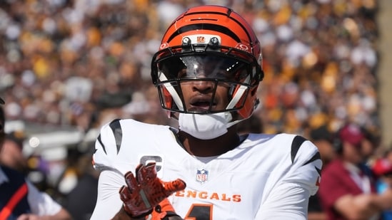 Ja'Marr Chase headed to the medical tent vs Jaguars. (AP Photo)