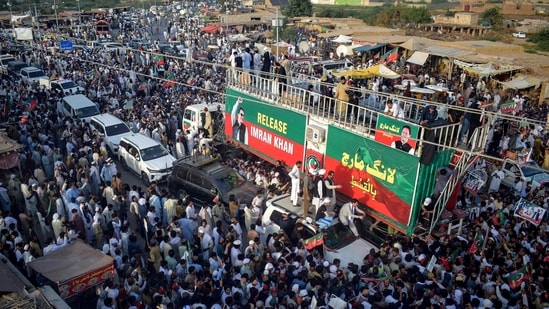 The demonstrators, traveling in a convoy of trucks, buses and cars, departed from Lakki Marwat district in the northwestern province of Khyber Pakhtunkhwa. (AFP)