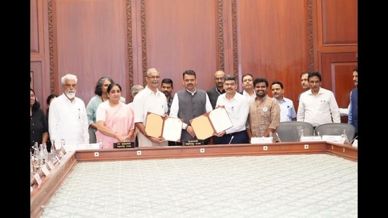 The model was presented at a state-level review meeting on upgradation of school, anganwadi and primary healthcare infrastructure held under chairmanship of CM Devendra Fadnavis (M) on October 3 in Mumbai. (HT PHOTO)