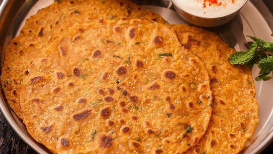 Chef Sanjeev Kapoor simple cheela recipe to try at home. (Pexel)
