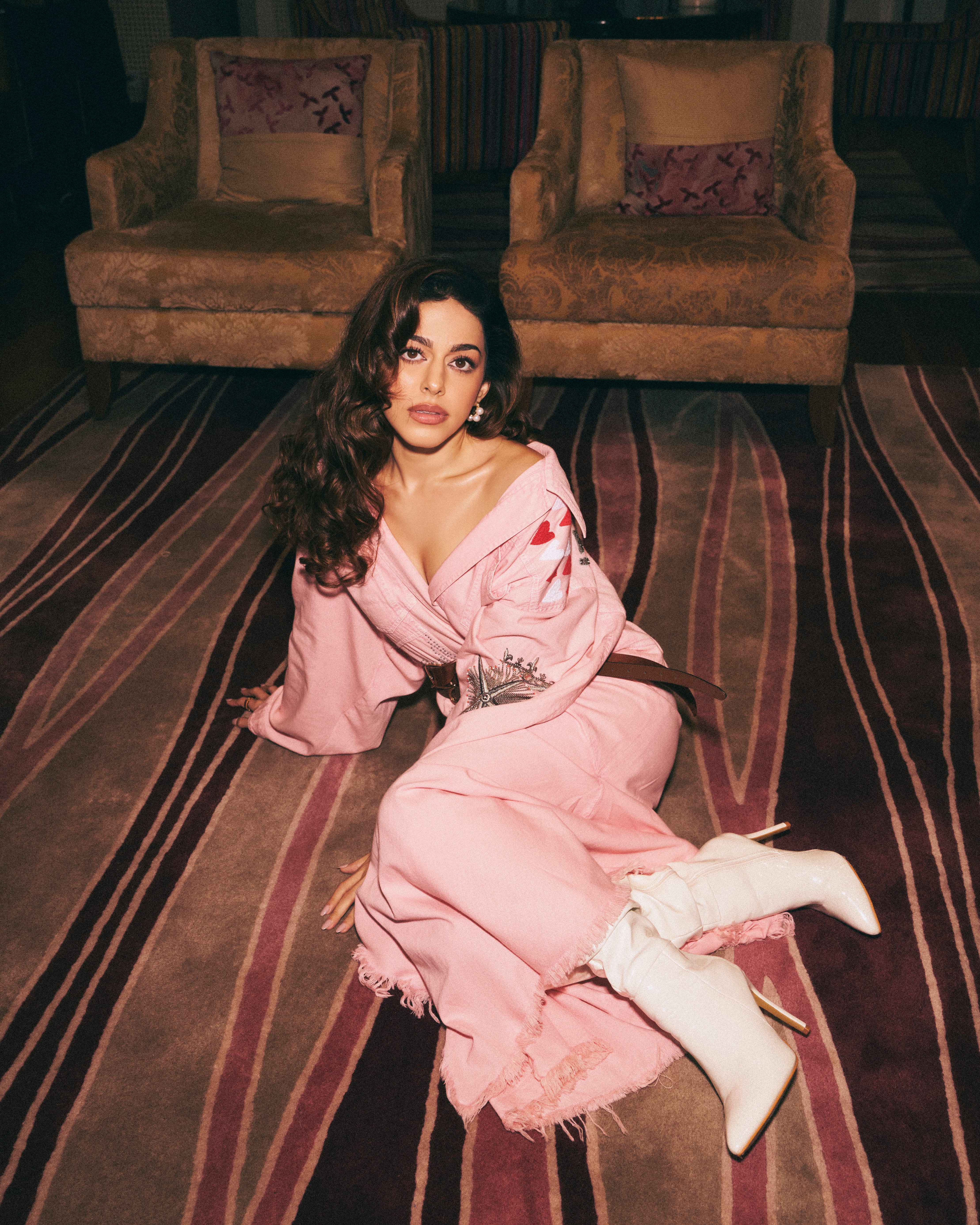 Outfit: Shahin Mannan (PHOTO: AMAN NAGOSHE) Outfit: Shahin Mannan (PHOTO: AMAN NAGOSHE)
