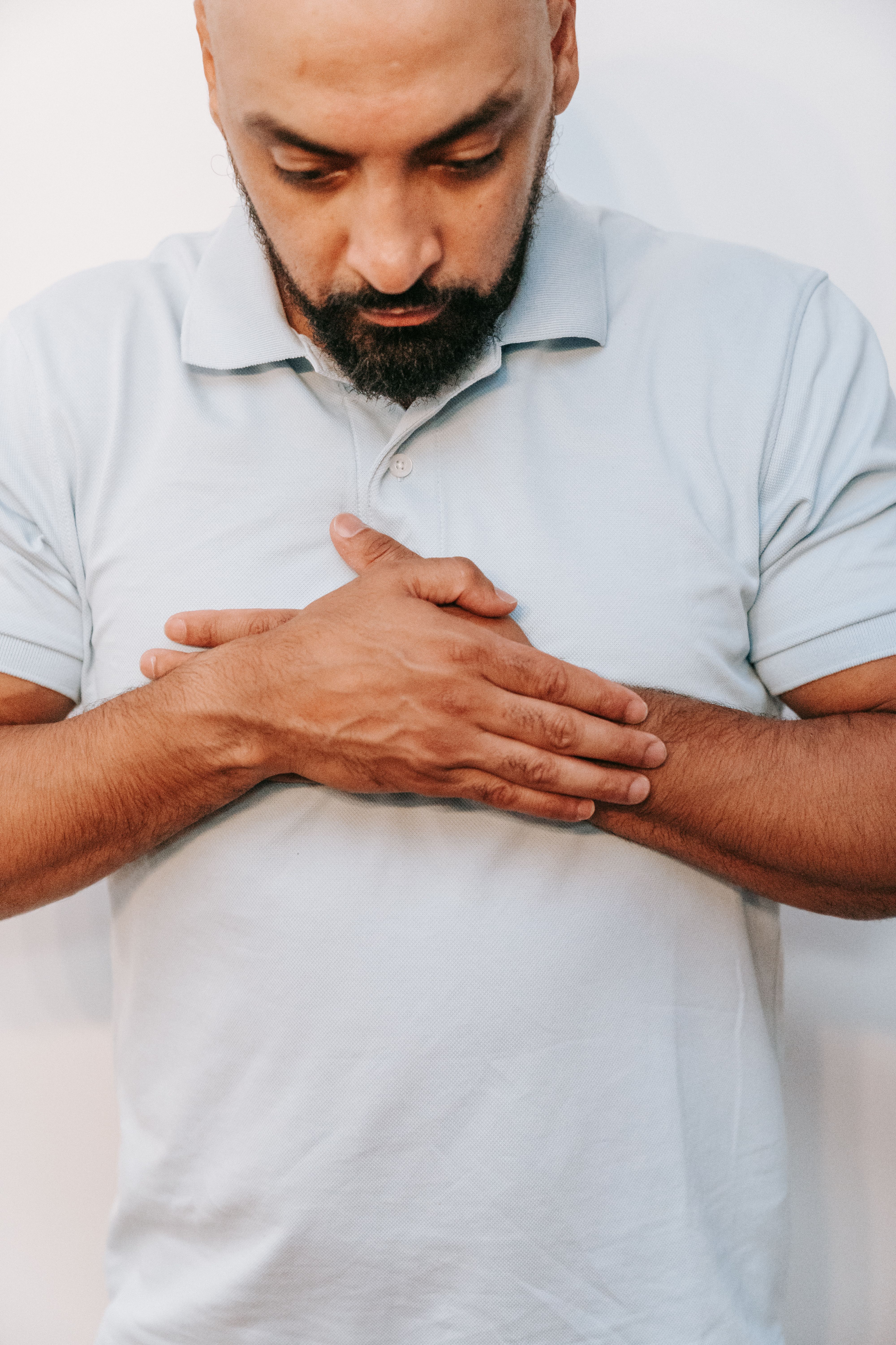 Breathlessness that occurs along with chest discomfort, dizziness, sweating or unusual weakness deserves medical attention. (Pexel) Breathlessness that occurs along with chest discomfort, dizziness, sweating or unusual weakness deserves medical attention. (Pexel)