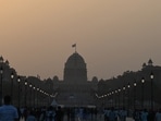 CAQM flagged 17 violations involving road dust and construction waste during inspections of 25 stretches across Delhi’s Inner and Outer Ring Road.