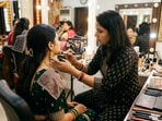 Delhi makeup artist reveals  ₹4.5 lakh earnings in one week, shares 'reality behind the milestone'