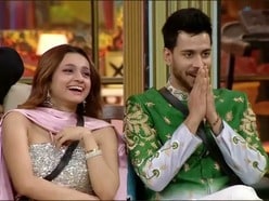 রাজবীরকে জন্মদিনের শুভেচ্ছা জানালেন নন্দিনীর মা। 