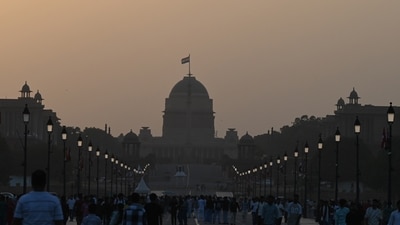 Gram it: Delhi's air quality has deteriorated and its upper range was recorded in the ‘moderate’ category on Monday, with the Air Quality Index (AQI) reaching 187. This is its highest level in nearly three months according to the Central Pollution Control Board’s (CPCB) 24-hour bulletin. Amid such rising pollution levels, here's a hazy view of the Rashtrapati Bhavan as witnessed on Sunday. (Photo: Sanjeev Verma/Hindustan Times)
