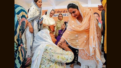Badal said women would be empowered to become “catalysts of change” in the fight against drugs. (HT Photo)