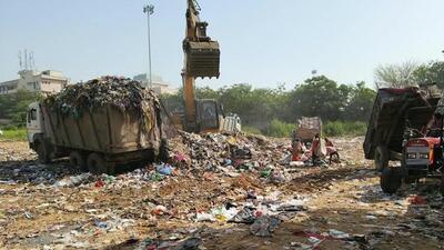 Bhawani Shankar Tripathi, a resident of Sector 23A, said that residents are frustrated with the foul smell reaching their homes from fresh waste being dumped at the site every day. (HT Photo) Bhawani Shankar Tripathi, a resident of Sector 23A, said that residents are frustrated with the foul smell reaching their homes from fresh waste being dumped at the site every day. (HT Photo)