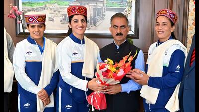 Chief minister Sukhvinder Singh Sukhu met captain Pushpa Rana, Jyoti Thakur and Bhawna Thakur in Shimla. Chief minister Sukhvinder Singh Sukhu met captain Pushpa Rana, Jyoti Thakur and Bhawna Thakur in Shimla.