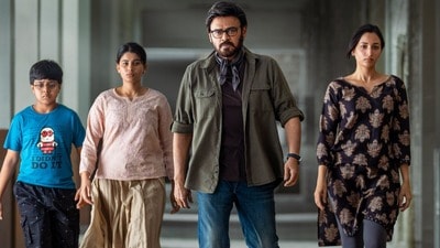షాకింగ్.. ఆదర్శ కుటుంబం మళ్లీ వాయిదానా? త్రివిక్రమ్- వెంకీ ఏం ప్లాన్ చేస్తున్నారు? (x/haarikahassine) షాకింగ్.. ఆదర్శ కుటుంబం మళ్లీ వాయిదానా? త్రివిక్రమ్- వెంకీ ఏం ప్లాన్ చేస్తున్నారు? (x/haarikahassine)