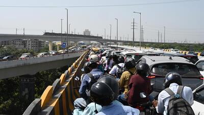 An aerial survey conducted on October 1 had identified an abrupt merger near Sundial where multiple traffic streams converge towards the existing Barapullah flyover. (Sonu Mehta/Hindustan Times) An aerial survey conducted on October 1 had identified an abrupt merger near Sundial where multiple traffic streams converge towards the existing Barapullah flyover. (Sonu Mehta/Hindustan Times)