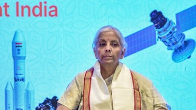 অন্ধ্রপ্রদেশে একটি সরকারি অনুষ্ঠানের ভিডিয়ো ঘিরে নতুন করে রাজনৈতিক চাপানউতোর কংগ্রেস ও বিজেপির মধ্যে। (PTI) অন্ধ্রপ্রদেশে একটি সরকারি অনুষ্ঠানের ভিডিয়ো ঘিরে নতুন করে রাজনৈতিক চাপানউতোর কংগ্রেস ও বিজেপির মধ্যে। (PTI)