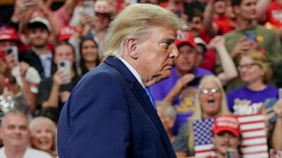 Supporters in the audience cheer as US President Donald Trump walks after his address at a rally at Butler High School in Vandalia, Ohio, US, October 3, 2026. REUTERS/Nathan Howard (REUTERS)