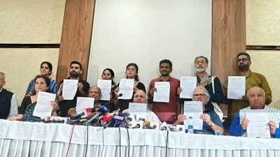 The chargesheet accused the CEC of “proved misbehaviour or incapacity” under Article 324(5) of the Constitution and sought his removal from the post. (HT) The chargesheet accused the CEC of “proved misbehaviour or incapacity” under Article 324(5) of the Constitution and sought his removal from the post. (HT)