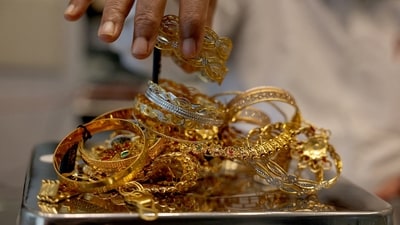 On the Multi Commodity Exchange (MCX), the yellow metal for December delivery fell  ₹1,020, or nearly 1 per cent, to  ₹1,49,370 per 10 grams. (REUTERS)