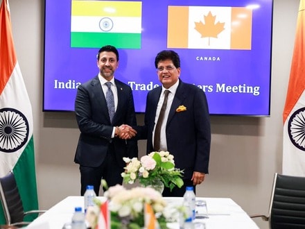 দীর্ঘ টানাপোড়েনের পর ভারত কানাডা সম্পর্ক এবার অর্থনীতির পথে নতুন গতি পেতে চলেছে।