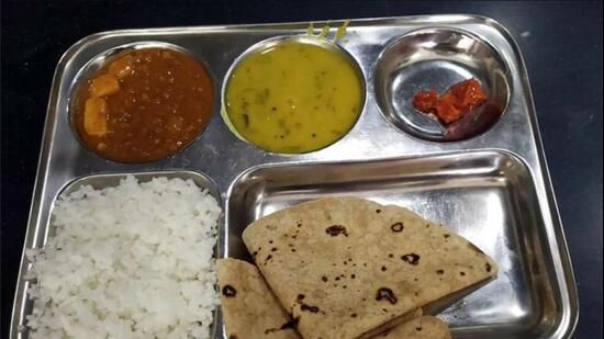 Govt steps up scrutiny of Shiv Bhojan scheme