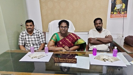 ఏసీబీకి చిక్కిన రంగారెడ్డి జిల్లా డీఎంహెచ్వో