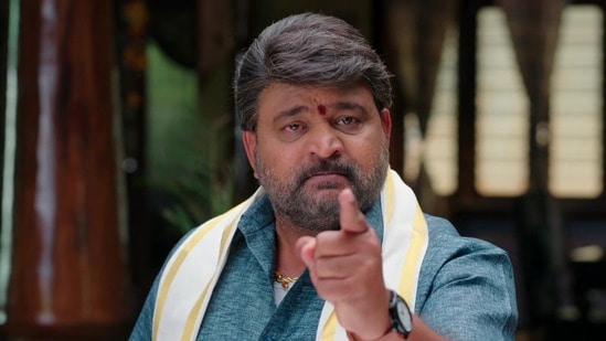 బిగ్ బాస్ రివ్యూస్ ఇచ్చేస్థాయికి పడిపోయిన బుల్లితెర మెగాస్టార్-ఇల్లు ఇల్లాలు పిల్లలు రామరాజుపై అలా!