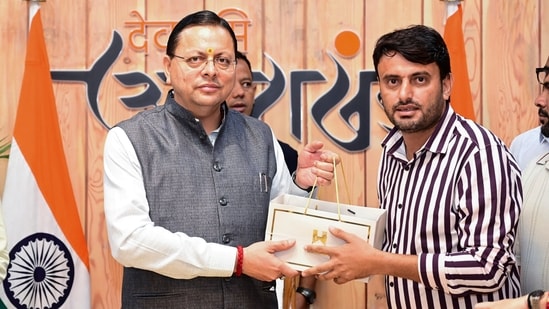 Uttarakhand Chief Minister Pushkar Singh Dhami during a meeting with youth creators of Haryana, under the Seva Sankalp Abhiyan, at the CM's official residence, in Dehradun. 