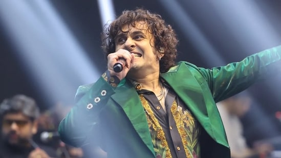 Sonu Nigam has purchased three commercial units in Mumbai’s Andheri West for a combined <span class='webrupee'>₹</span>17 crore.