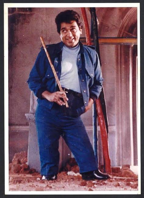 Kamal Haasan as Apu in Apoorva Sagodharargal. Kamal Haasan as Apu in Apoorva Sagodharargal.