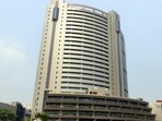 4 of 10 unipole ad spaces across Delhi lying unsold: MCD