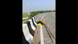 NHAI: Metal railings to be removed from all flyovers on Del-Ggm E-way NHAI: Metal railings to be removed from all flyovers on Del-Ggm E-way