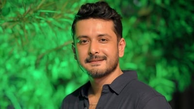 জন্মদিনে কাকে ভালোবাসার ভরালেন মৈনাক?