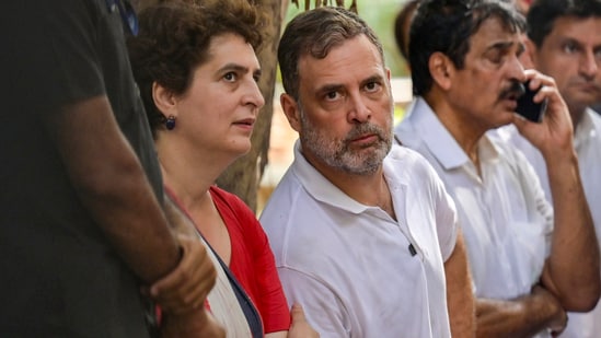 Rahul and Priyanka Gandhi were stopped by cops on Parliament Street in front of the Akashvani Bhawan during the INDIA bloc march.(RAJ K RAJ /HT PHOTO)