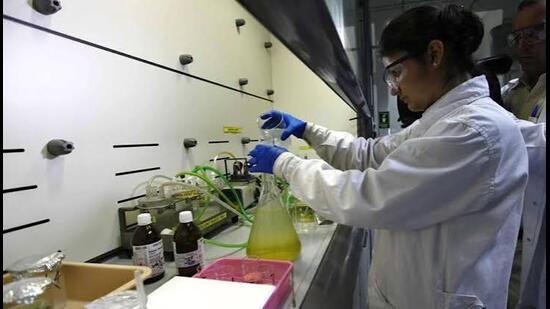 Some food items were sent to the food laboratory for analysis. (HT)