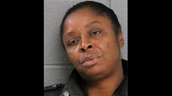 Shavon Gayden, Chicago woman accused of killing 7-year-old Eddimar Hernandez. (Chicago Police Department)