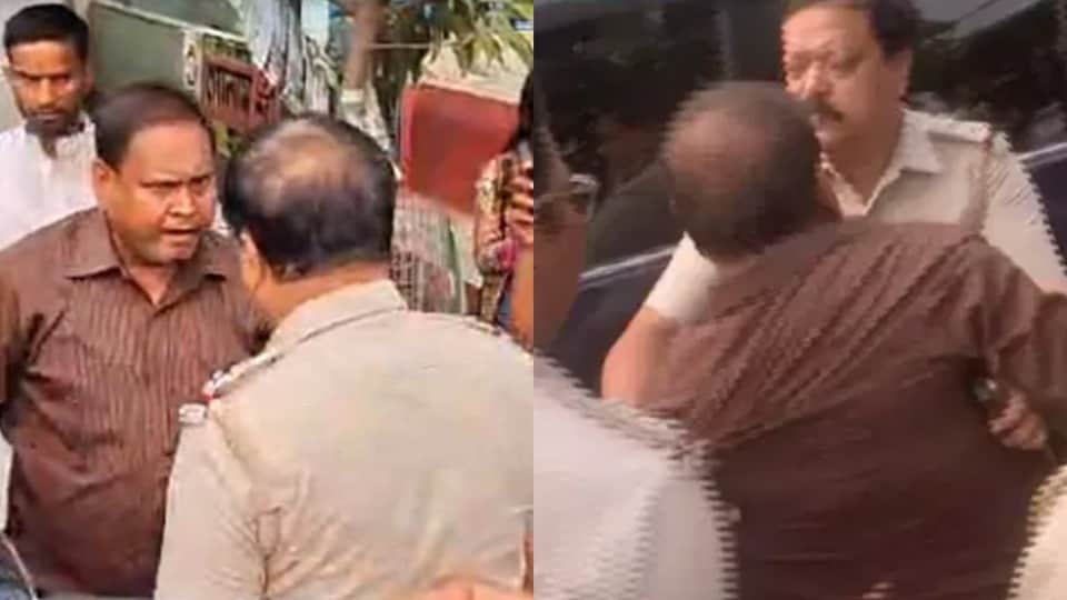 আজুপ নেতা তথা নওদার বিধায়ক হুমায়ুন কবীরকে দলীয় কার্যালয় থেকে পুলিশের গাড়িতে তুলে থানায় নিয়ে যাওয়া হল।