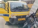 Doctor on duty Prashant Rana said that nine students and a driver were injured in the accident and are in stable condition. (HT Photo)