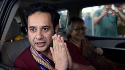 সক্রিয় রাজনীতি থেকে অবসর ঘোষণা রাজা প্রদ্যোৎ কিশোর মাণিক্য দেববর্মার সক্রিয় রাজনীতি থেকে অবসর ঘোষণা রাজা প্রদ্যোৎ কিশোর মাণিক্য দেববর্মার