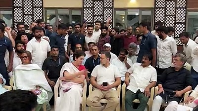 New Delhi, Oct 06 (ANI): Lok Sabha LoP Rahul Gandhi, Congress MP Priyanka Gandhi Vadra and other INDIA bloc MPs at New Police Line, Kingsway Camp after being detained by Delhi Police during a protest at Akashvani Bhavan against Chief Election Commissioner Gyanesh Kumar, in New Delhi on Tuesday. (ANI Video Grab) New Delhi, Oct 06 (ANI): Lok Sabha LoP Rahul Gandhi, Congress MP Priyanka Gandhi Vadra and other INDIA bloc MPs at New Police Line, Kingsway Camp after being detained by Delhi Police during a protest at Akashvani Bhavan against Chief Election Commissioner Gyanesh Kumar, in New Delhi on Tuesday. (ANI Video Grab)