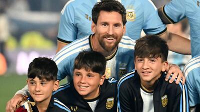 Argentina football legend Lionel Messi poses for a photo with his sons Ciro, Mateo and Thiago ahead of his farewell international friendly against Benin in Buenos Aires on Tuesday. (AFP) Argentina football legend Lionel Messi poses for a photo with his sons Ciro, Mateo and Thiago ahead of his farewell international friendly against Benin in Buenos Aires on Tuesday. (AFP)