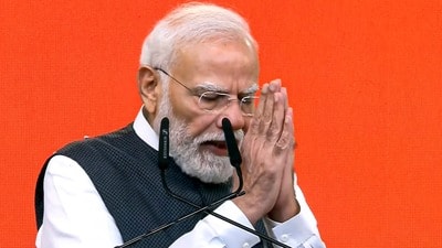 ২০০১ সালের ৭ অক্টোবর গুজরাতের মুখ্যমন্ত্রী হিসেবে যে রাজনৈতিক যাত্রা শুরু হয়েছিল (@NarendraModi)
