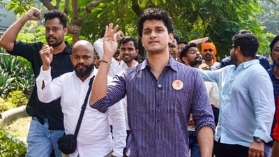 CJP co-convenor and spokesperson Saurav Das, along with party supporters, marches towards the Parliament Street Police Station from Patel Chowk, in New Delhi, Wednesday. (PTI) CJP co-convenor and spokesperson Saurav Das, along with party supporters, marches towards the Parliament Street Police Station from Patel Chowk, in New Delhi, Wednesday. (PTI)