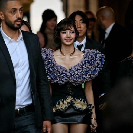 Lisa, Emma Stone to Felix: Stars attend Nicolas Ghesquiere's Louis Vuitton Spring/Summer 2027 show